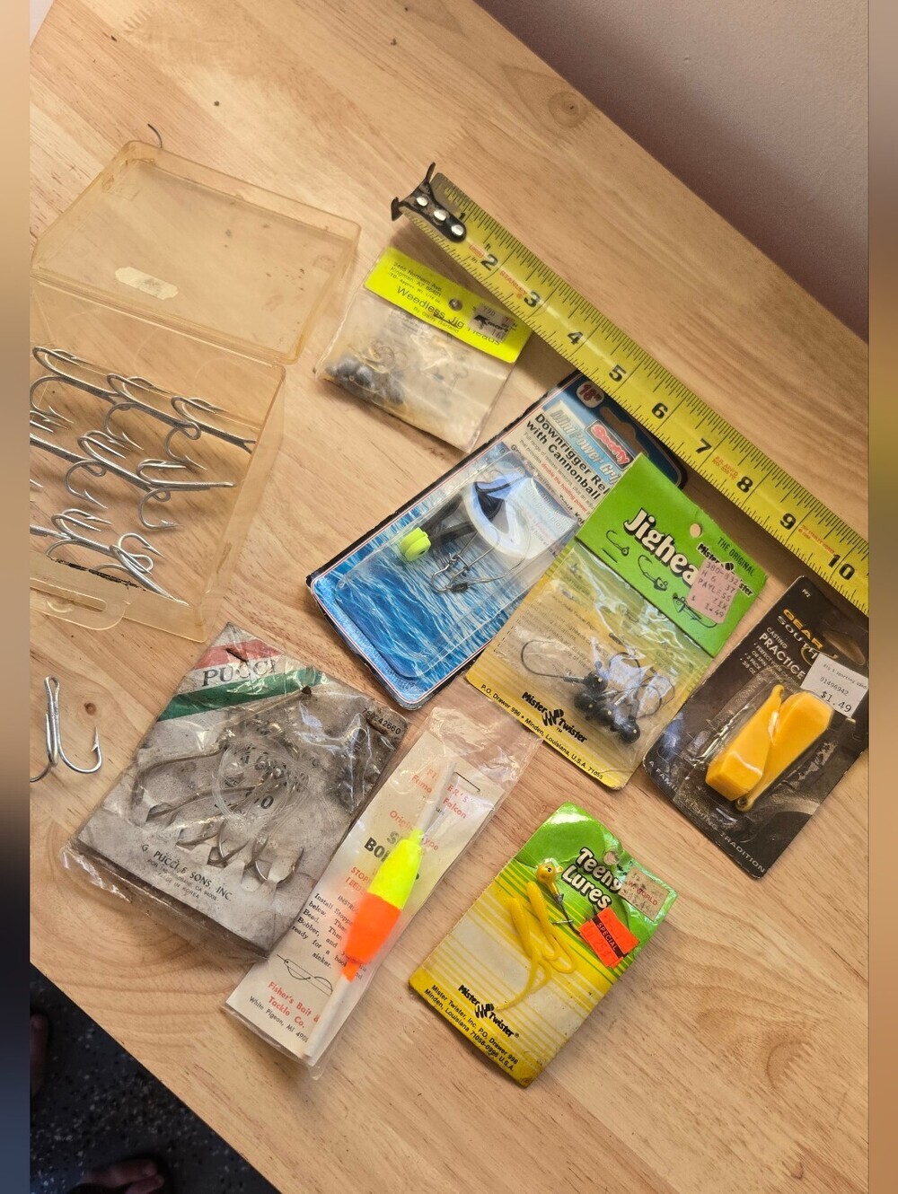 Fish Lure And Hook Lot As Shown 11 Hooks